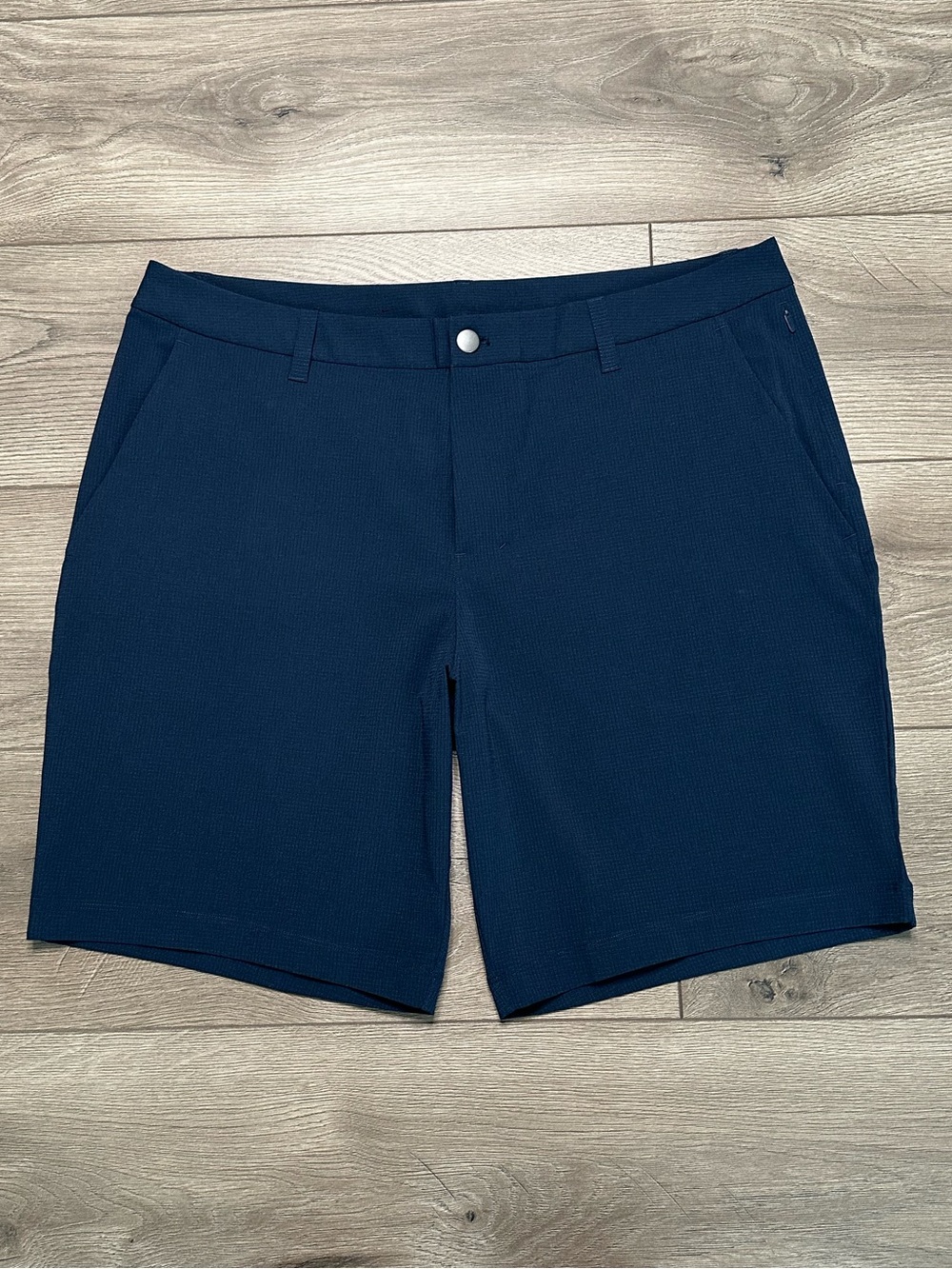Lululemon ABC Classic-Fit 9” WovenAir Shorts Blue Size 36